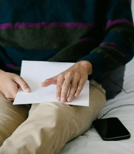 pexels eren li 7188576